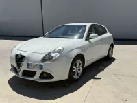 Usata Alfa Romeo Giulietta Distinctive 120 CV (88 kW) 2013 Bianco Utilitaria