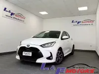 Usata Toyota Yaris Hybrid 92 CV (67 kW) 2022 Bianco Berlina