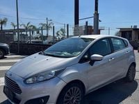 Usata Ford Fiesta 80 CV (58 kW) 2016 Grigio Berlina