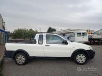 Usata Fiat Strada 84 CV (61 kW) 2012 Bianco Pick-up