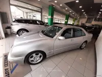 Usata Mercedes E270 Avantgarde 170 CV (125 kW) 2001 Argento Berlina