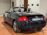 Usata Audi TT 179 CV (131 kW) 2004 Blu Coupé