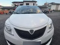 Usata Lancia Ypsilon Gold 69 CV (50 kW) 2018 Bianco Utilitaria