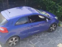 Usata Kia Rio 75 CV (55 kW) 2012 Bluazzurro Berlina