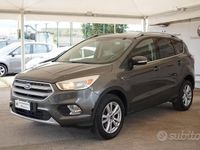 Usata Ford Kuga 120 CV (88 kW) 2017 Grigio SUV