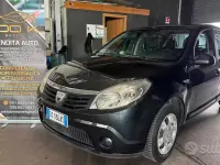 Usata Dacia Sandero Lauréate 72 CV (52 kW) 2010 Grigio Berlina