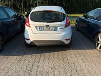 Usata Ford Fiesta 96 CV (70 kW) 2010 Bianco Utilitaria