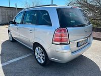 Usata Opel Zafira Cosmo 120 CV (88 kW) 2007 Argento Monovolume