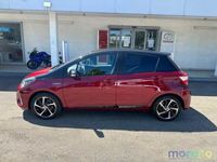 usata Toyota Yaris 1.5 Hybrid Trend Red Edition