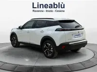 Usata Peugeot 2008 Allure 102 CV (75 kW) 2023 Bianco SUV