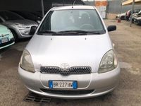 usata Toyota Yaris 1.0i benzina 2001