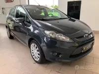 Usata Ford Fiesta 82 CV (60 kW) 2011 Bluazzurro Berlina