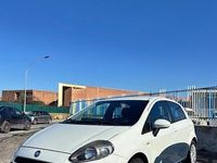 Usata Fiat Grande Punto 69 CV (50 kW) 2012 Bianco Utilitaria