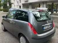 Usata Lancia Ypsilon 95 CV (69 kW) 2004 Grigio Utilitaria