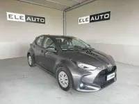 Usata Toyota Yaris Hybrid 92 CV (67 kW) 2022 Grigio scuro Berlina