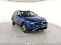 Usata VW T-Roc Life 110 CV (80 kW) 2023 Blu metallizzato SUV