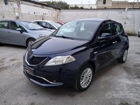 Usata Lancia Ypsilon Gold 69 CV (50 kW) 2017 Blu Utilitaria