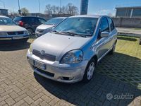 Usata Toyota Yaris Sol 74 CV (54 kW) 2005 Grigio Berlina