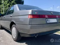 Usata Alfa Romeo 164 145 CV (106 kW) 1990 Grigio Berlina