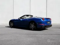 Usata Ferrari California 560 CV (411 kW) 2014 Blu Cabrio