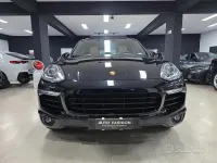 Usata Porsche Cayenne Platinum Edition 250 CV (183 kW) 2016 Nero SUV