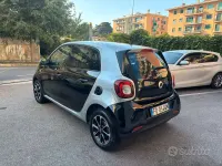 Usata Smart ForFour Prime 71 CV (52 kW) 2016 Nero Utilitaria
