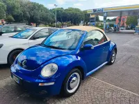 Usata VW New Beetle 105 CV (77 kW) 2008 Blu Utilitaria