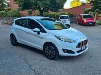 Usata Ford Fiesta 75 CV (55 kW) 2013 Bianco Berlina