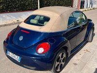 Usata VW New Beetle 105 CV (77 kW) 2007 Blu Utilitaria
