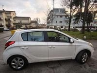 Usata Hyundai i20 Edition 77 CV (56 kW) 2011 Bianco Utilitaria