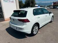 Usata VW Golf VIII Life 110 CV (80 kW) 2021 Bianco Utilitaria
