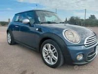 Käytetty Mini Cooper D 111 HP (81 kW) 2011 Sininen Viistoperä