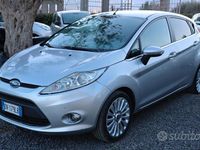 Usata Ford Fiesta Titanium 68 CV (50 kW) 2009 Grigio Berlina