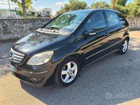 Usata Mercedes B180 109 CV (80 kW) 2008 Nero Monovolume