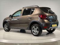 Usata Dacia Sandero Comfort 90 CV (66 kW) 2019 Marrone Berlina