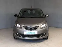 Używany Lancia Ypsilon Gold 70 KM (51 kW) 2023 Szary Hatchback