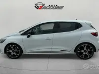 Usata Renault Clio IV Trophy 220 CV (161 kW) 2016 Bianco Berlina