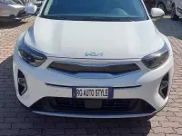 Używany Kia Stonic Style 84 KM (61 kW) 2023 Biały SUV
