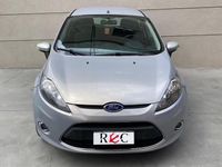 Usata Ford Fiesta 97 CV (71 kW) 2012 Grigio Utilitaria