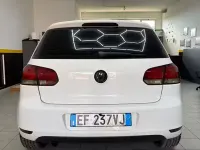 Usata VW Golf VI 105 CV (77 kW) 2010 Bianco Utilitaria