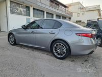 Usata Alfa Romeo Giulia 150 CV (110 kW) 2017 Grigio Berlina