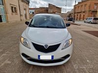 Usata Lancia Ypsilon Platinum 95 CV (69 kW) 2016 Bianco Utilitaria