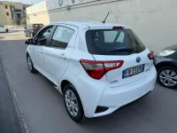 Usata Toyota Yaris Hybrid 73 CV (53 kW) 2018 Bianco Berlina