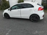 Usado Kia Rio 90 HP (66 kW) 2017 Branco Sedan