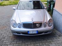 Usata Mercedes E270 Elegance 177 CV (130 kW) 2002 Grigio Berlina