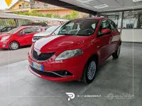 Usata Lancia Ypsilon Silver 95 CV (69 kW) 2017 Rosso Utilitaria