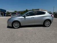 Usata Alfa Romeo Giulietta Exclusive 105 CV (77 kW) 2015 Argento Utilitaria