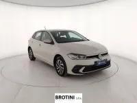 Usata VW Polo Life 95 CV (69 kW) 2023 Grigio Utilitaria