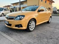 Usata Opel Tigra 69 CV (50 kW) 2005 Giallo Cabrio