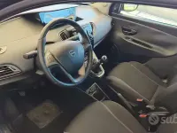 Usata Lancia Ypsilon Silver 69 CV (50 kW) 2017 Bluazzurro Utilitaria